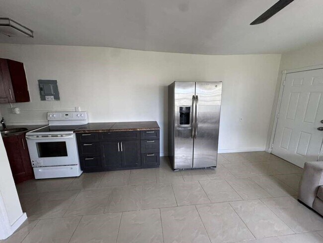1042 Foster Rd
