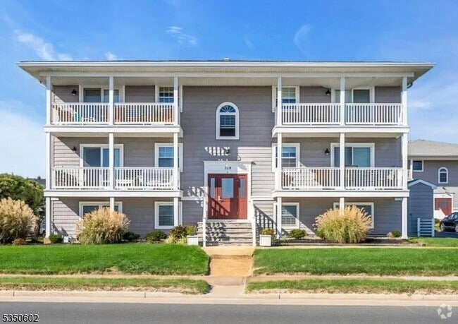 Building Photo - 709 Ocean Ave Unit 9 Rental