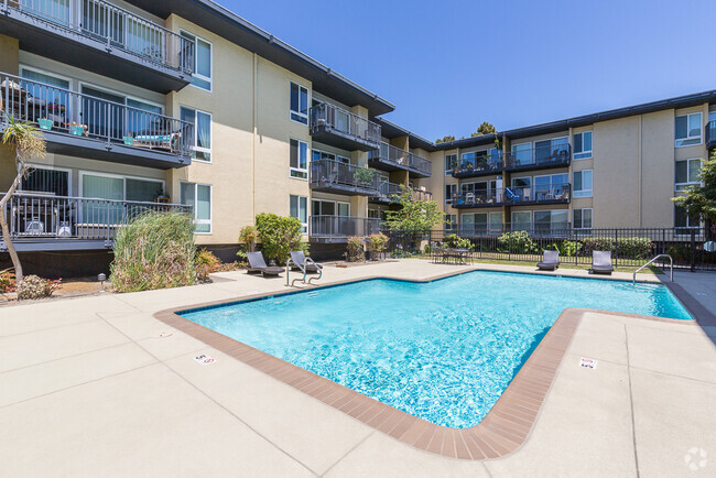 Building Photo - The Dunes Apartments