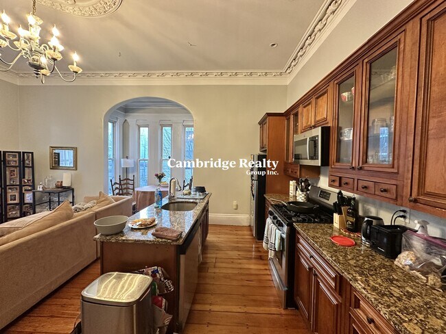 Photo - 135 Hillside St Unit R1