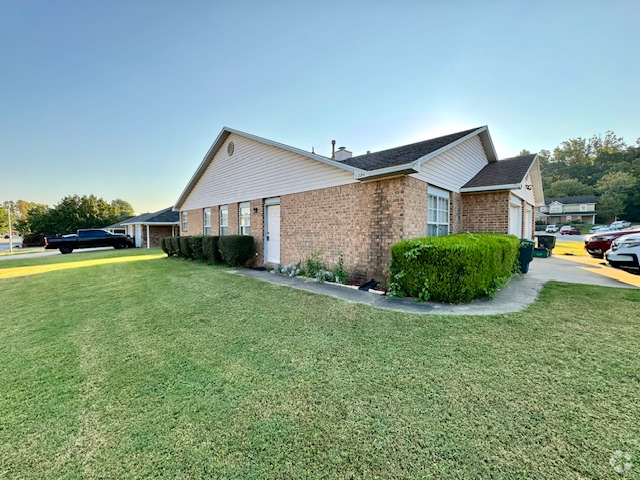 Building Photo - 1386 N Bernice Dr Unit 1386 Rental