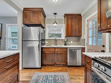 Photo - 823 Windsor Ave SW