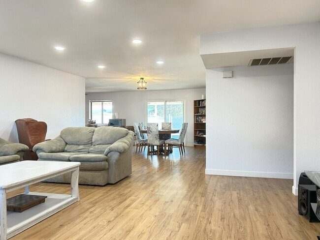 Photo - 2351 W Emelita Ave