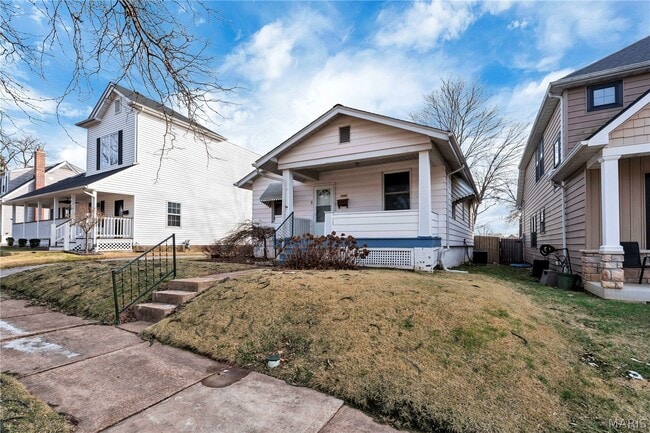 Photo - 7070 Winona Ave