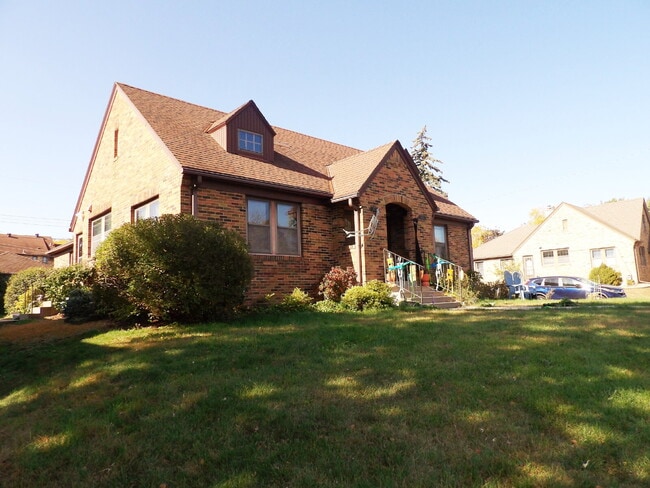 Photo - Cozy 2 Bedroom 1 Bathroom in S. Minneapolis