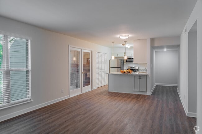 2BR, 2BA - 1,068SF - Living Room