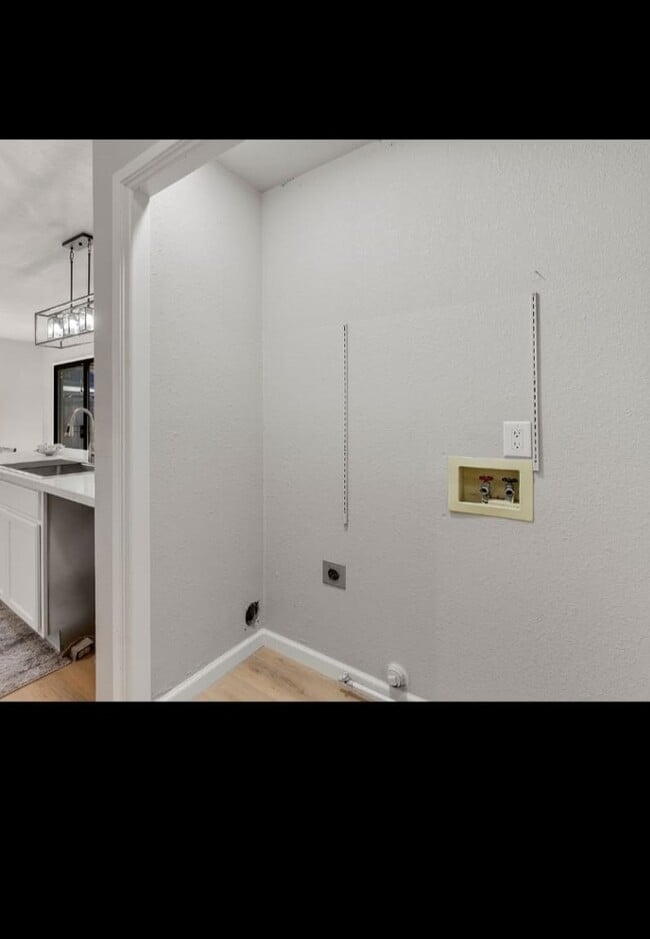 Photo - 900 Grandview Cir