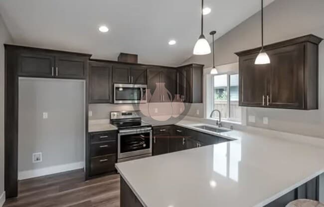 Photo - 1081 Baxter Rd SE