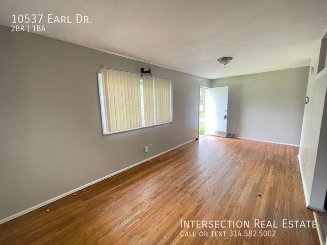 Photo - 10537 Earl Dr