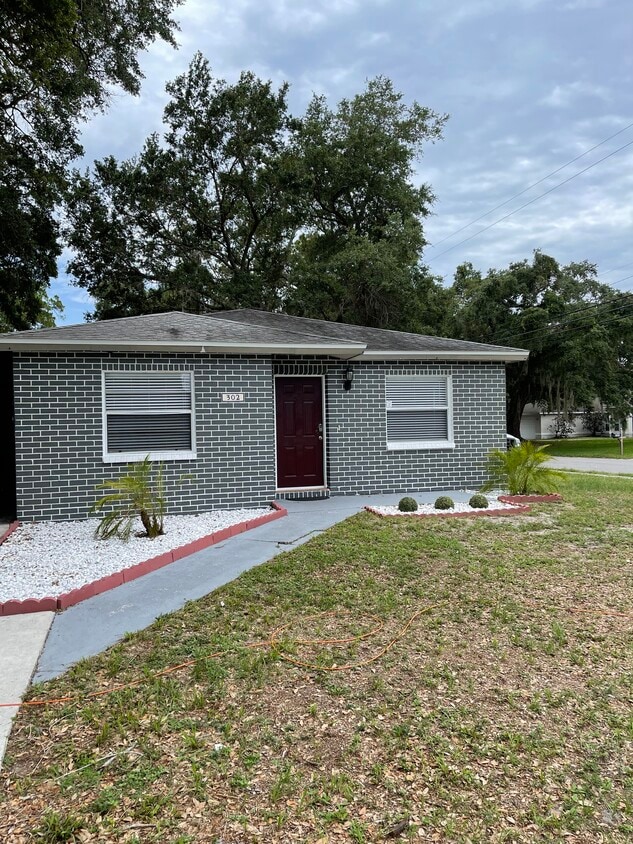 Photo - 302 Bailey Ln (Sarasota, FL)