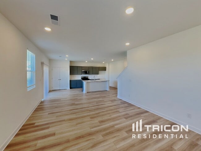 Photo - 281 Subban Ct