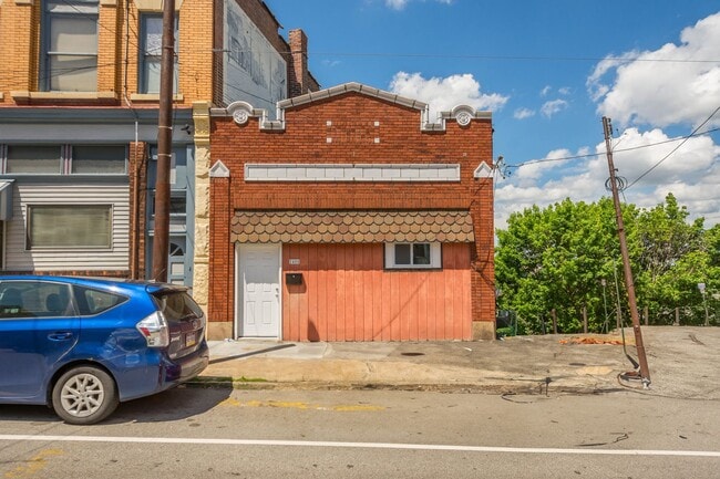 Photo - Gorgeous 2 bedroom in Pittsburgh available July 15!