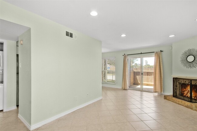 Photo - 3220 69th St Unit B6