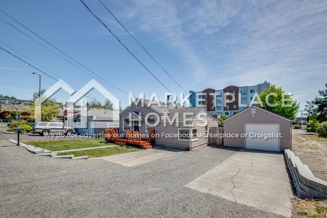 Photo - 615 S 225th St