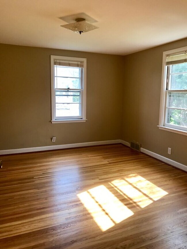 Photo - WOODLAND NEIGHBORHOOD - 3 Bedroom Move-In ... Unit 523