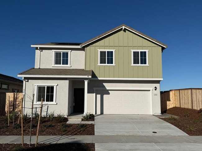 Building Photo - Spectacular New 5/3 Bath Available Now!