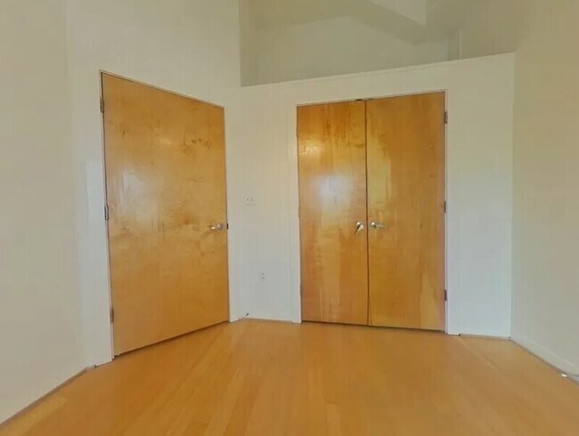 Photo - 1011 W Marshall St Unit 207