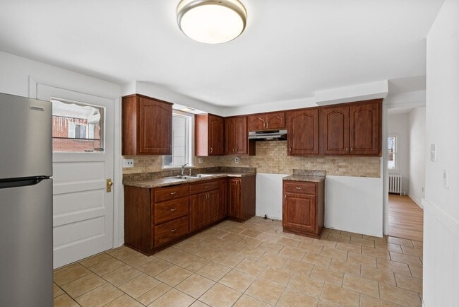 Building Photo - Stunning 3 bedroom home in East Pittsburgh available now!