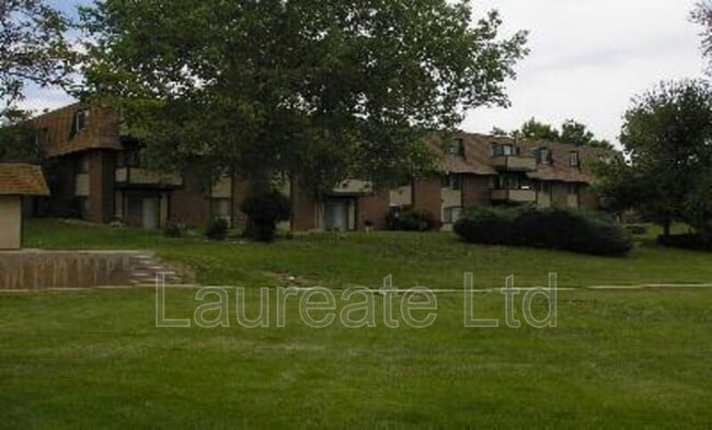 Building Photo - 280 E Highline Cir