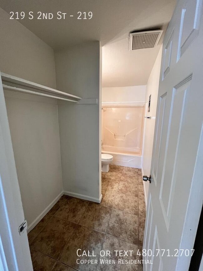 Photo - 219 S 2nd St Unidad 219