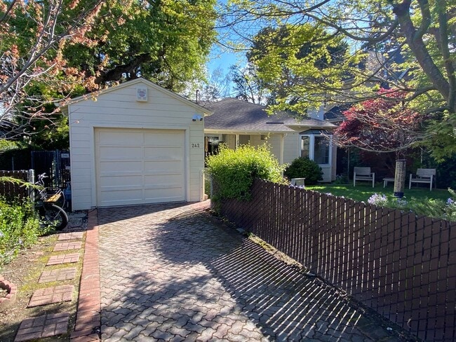 Building Photo - Charming Menlo Park Home with Private Backyard & Beautiful Oak Tree