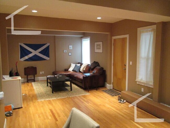 Photo - Don't miss out........ 4 bed 2 bath in Brookline!