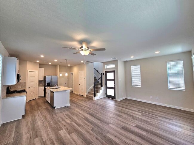 Photo - 3007 Valley Peak Dr House
