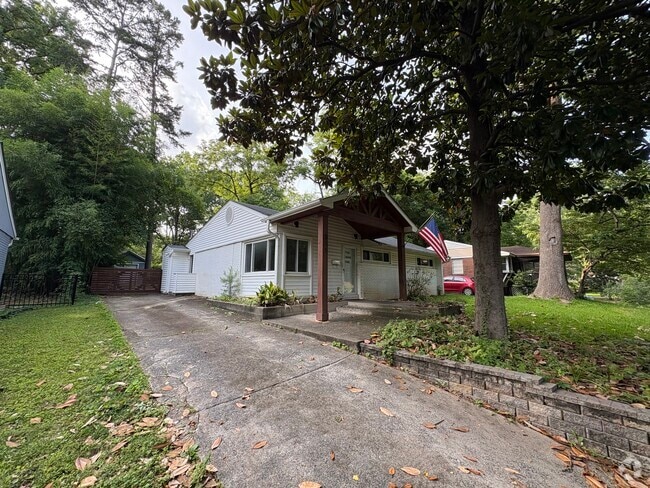 Building Photo - 811 Manhasset Rd Rental