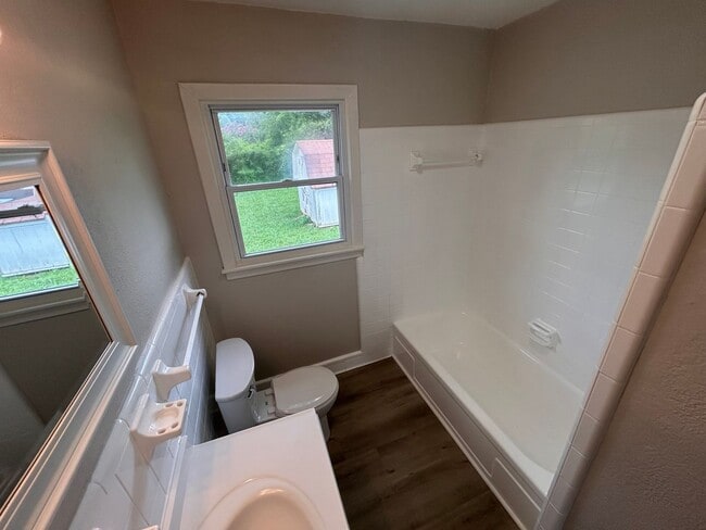 Photo - 4402 Kiger St SW
