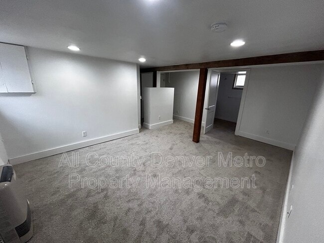 Photo - 3774 Yates St