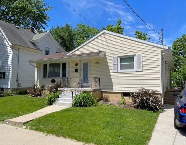Building Photo - 1128 Milton St Rental