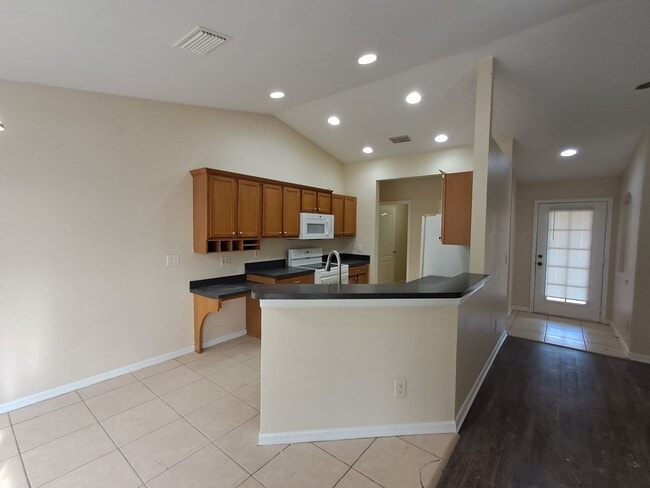 Photo - 135 Greenbriar Blvd