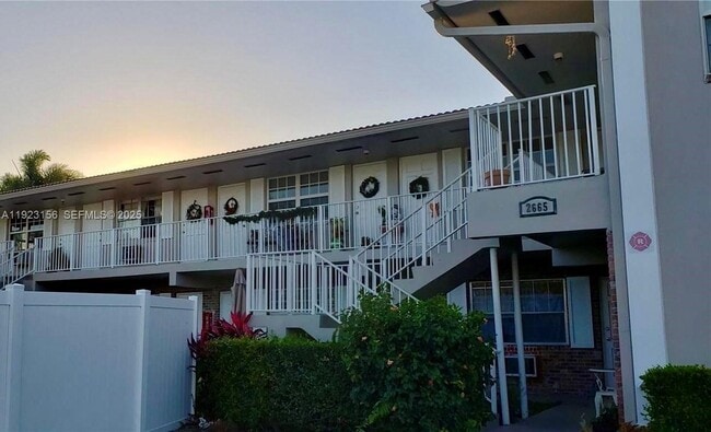 Building Photo - 2665 Middle River Dr Unit 7