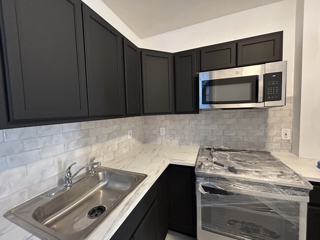 Photo - 2823 W Girard Ave Unit 2F