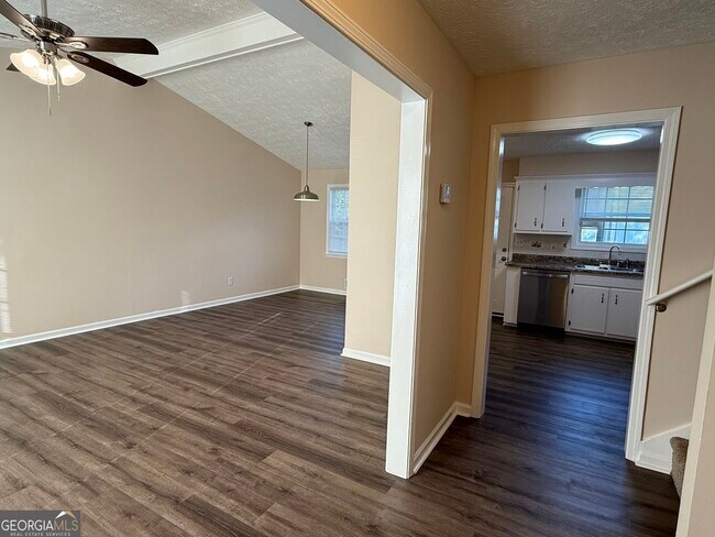 Photo - 10111 Settlers Grove Rd NE