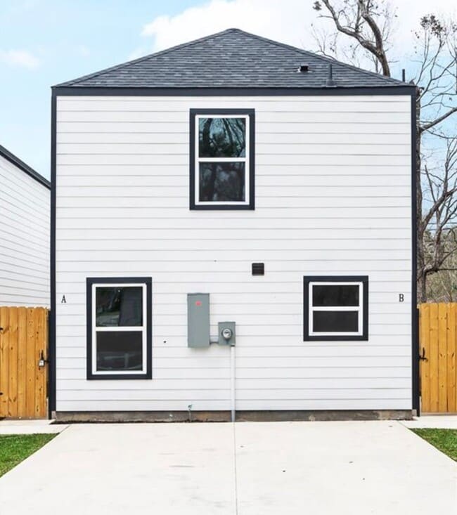 Building Photo - For Lease | 3 Bed, 2 Bath |1,150 Sq Ft