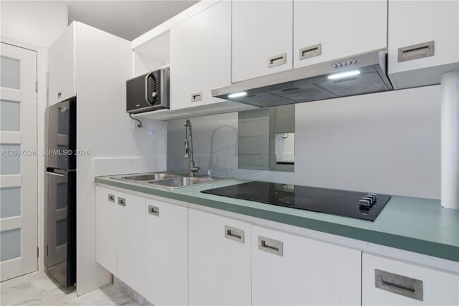 Photo - 801 Brickell Bay Dr Unit 764