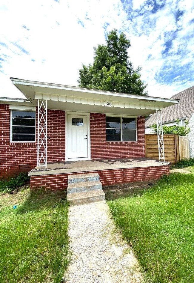 3 Bed 1 Bath in the West Lawn Park Additio... - 3 Bed 1 Bath in the West Lawn Park Additio... Casa