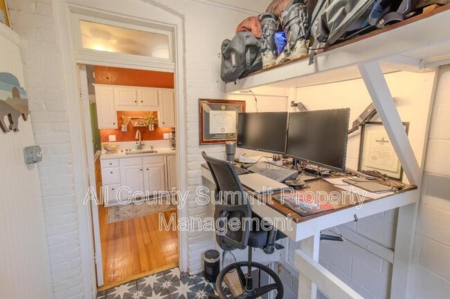 Photo - 127 E Exposition Ave