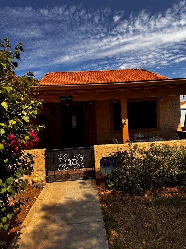 Building Photo - Fall/Winter Seasonal Rental Available Now through October, then 12/15/25 to 1/15/26!