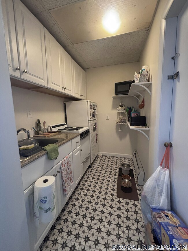 Photo - 1063 Beacon St Unit 4