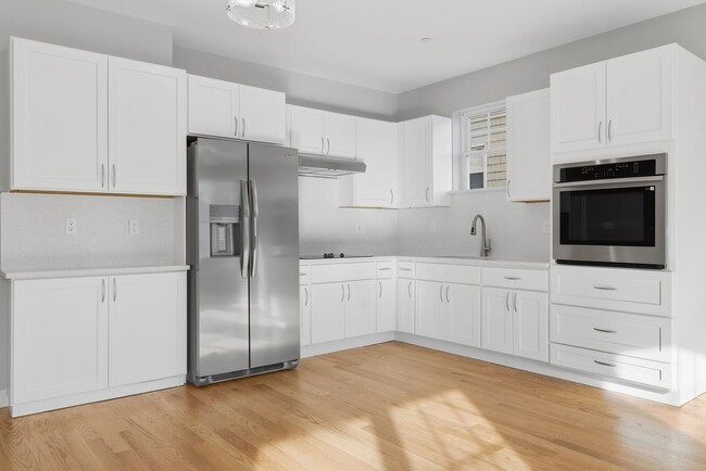 Building Photo - 19 Simon St Unit 19-1