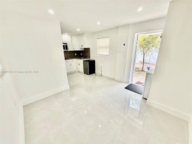 Building Photo - 2885 NW 56th St Unit 1 Rental
