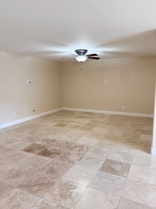 Photo - **STUNNING 4 BEDROOM/3 BATHROOM/2 CAR GARAGE/GATED COMMUNITY HOME IN MESA (SOUTHERN & LINDSAY)**
