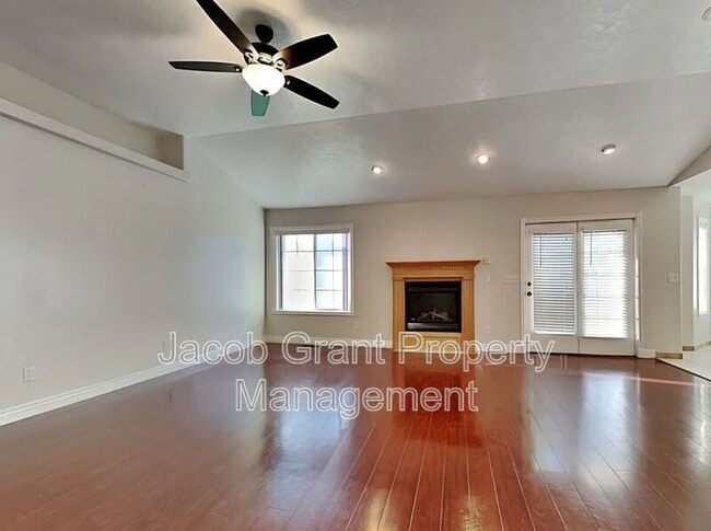 Photo - 3030 Devonwood Dr