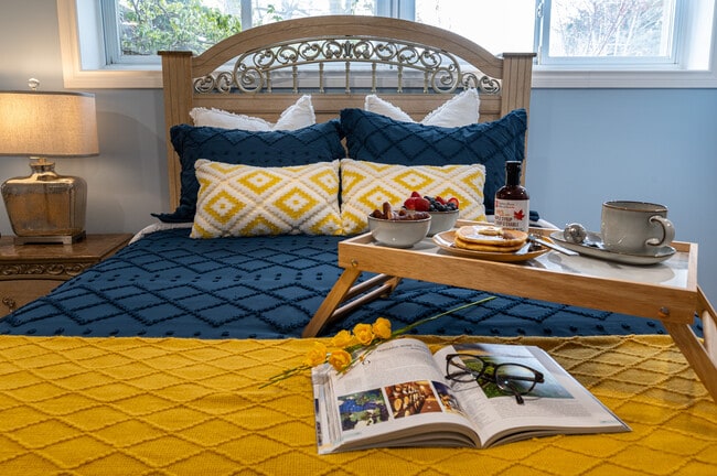 Enjoy a spacious and cozy bedroom with a comfortable atmosphere perfect for rest! - 1191 Pharmacy Av Unit Basement