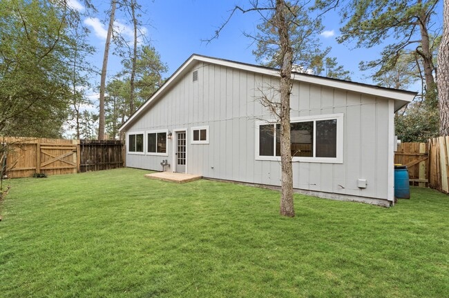 Building Photo - 2 Dewthread Ct