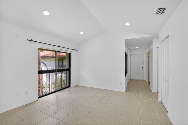 Photo - 5151 W Club Cir Unit 205