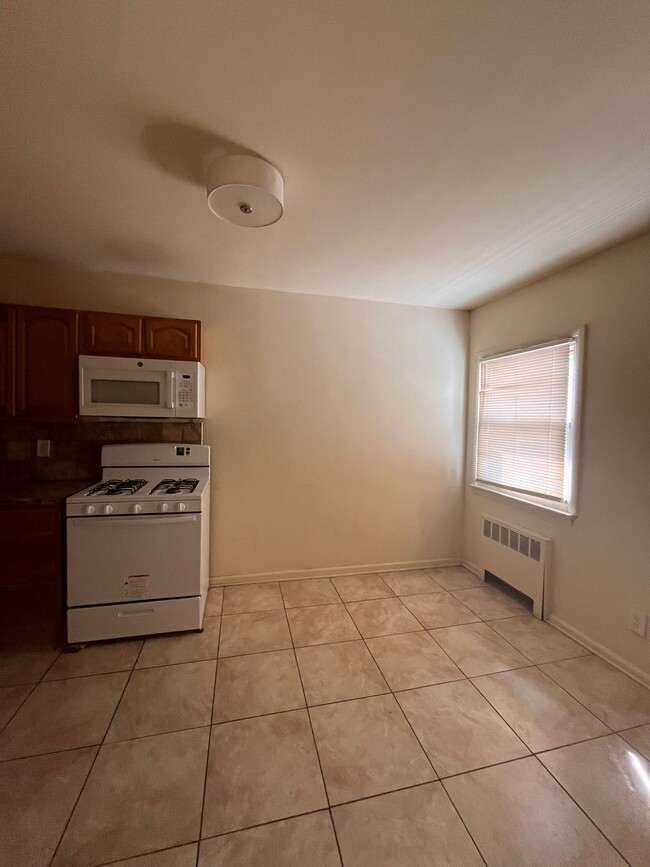 Photo - 162 Stegman St Unit 2