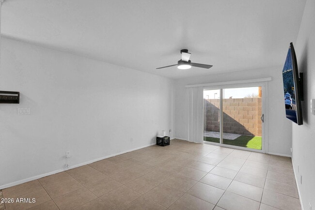 Photo - 1808 E Center Ln